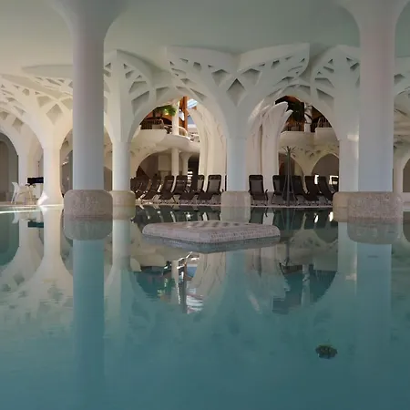 Amicii דירה מאקו